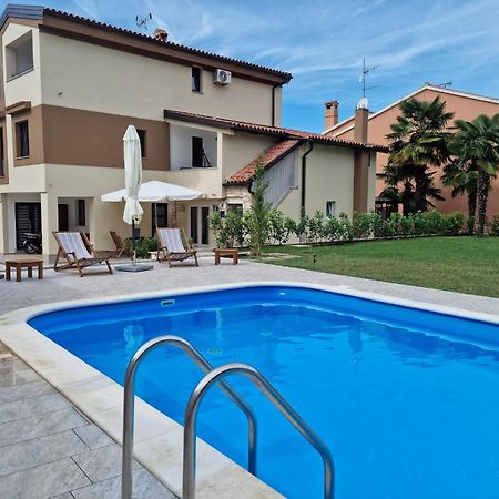 App Sandro With Common Pool Poreč Zewnętrze zdjęcie