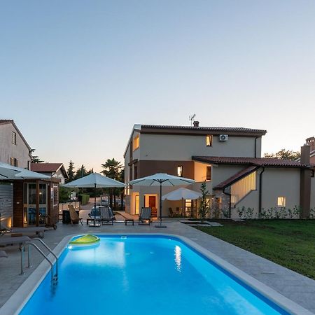 App Sandro With Common Pool Poreč Zewnętrze zdjęcie